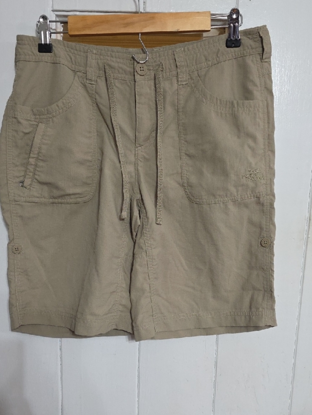 The North Face Womens Shorts Tan Rip Stop Pockets Drawstring Adjustable Hem Sz 8